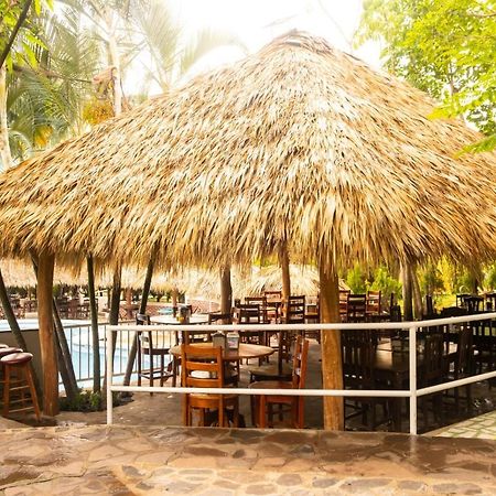 Apart Hotel Acuarious De Luis Estelí Екстериор снимка