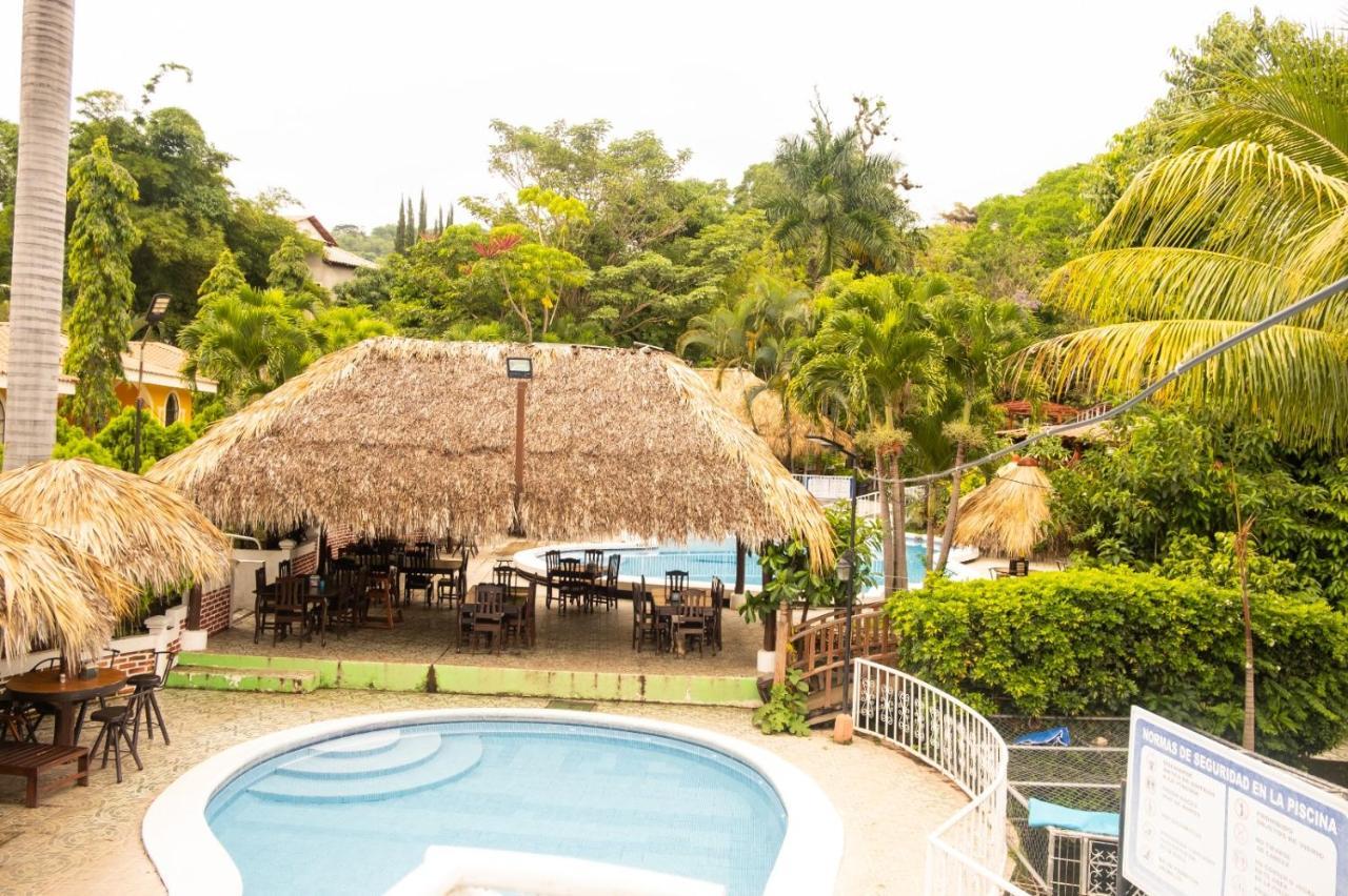 Apart Hotel Acuarious De Luis Estelí Екстериор снимка