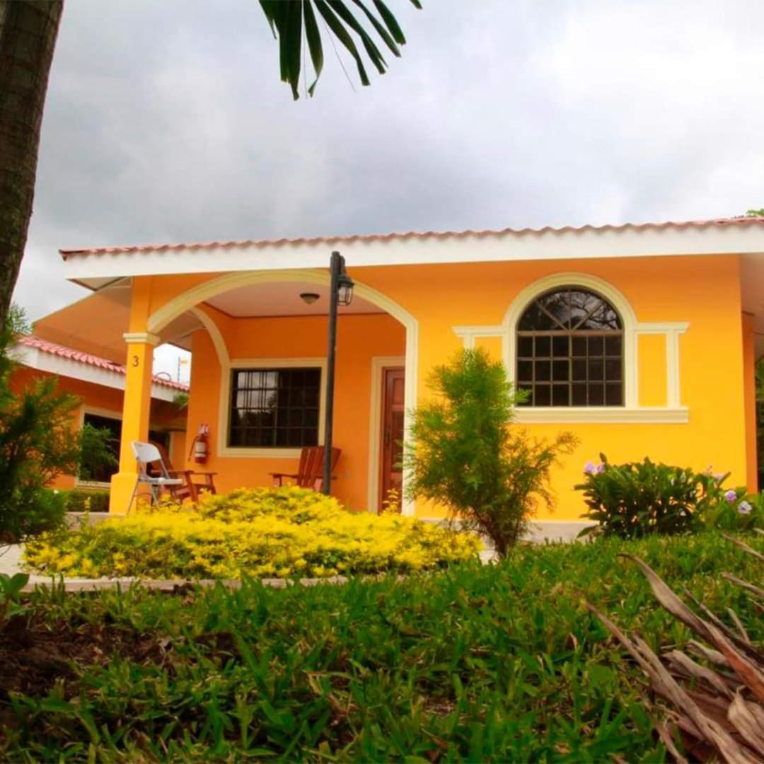 Apart Hotel Acuarious De Luis Estelí Екстериор снимка