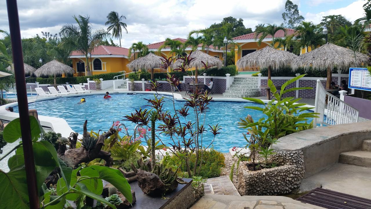 Apart Hotel Acuarious De Luis Estelí Екстериор снимка