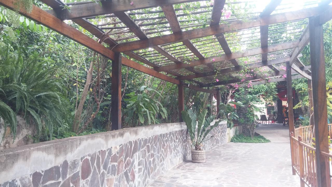 Apart Hotel Acuarious De Luis Estelí Екстериор снимка