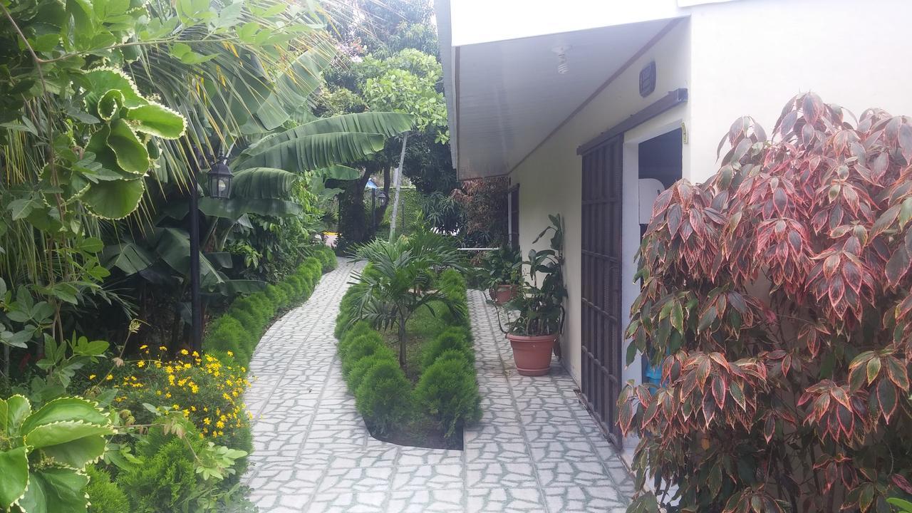 Apart Hotel Acuarious De Luis Estelí Екстериор снимка