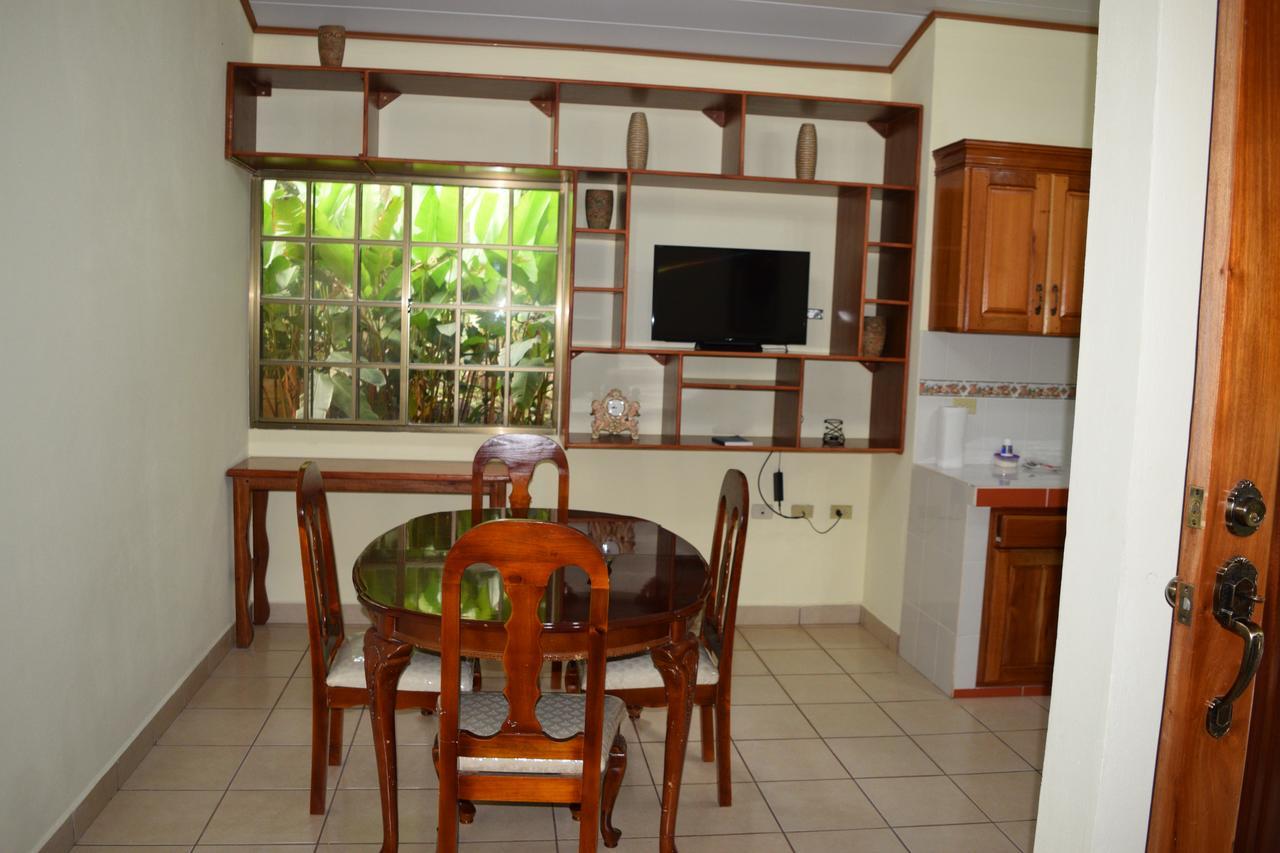 Apart Hotel Acuarious De Luis Estelí Екстериор снимка