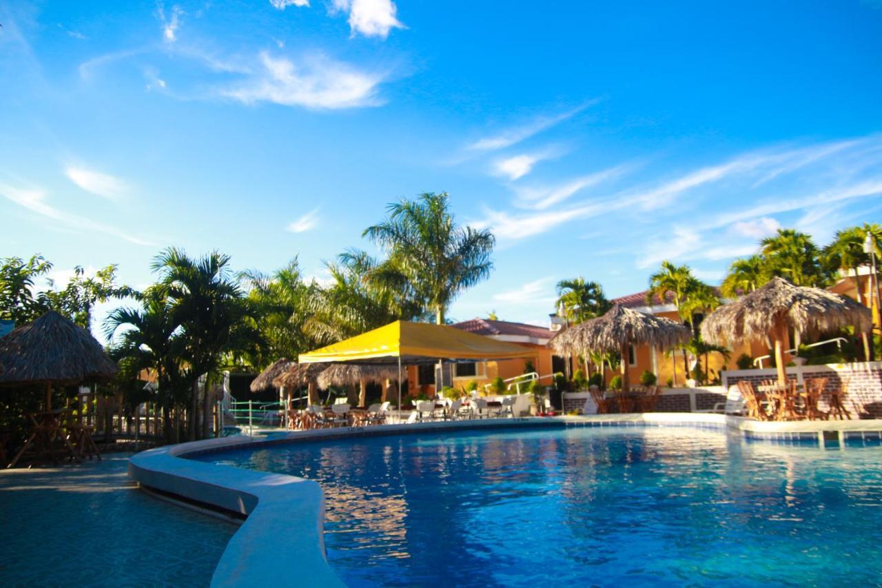 Apart Hotel Acuarious De Luis Estelí Екстериор снимка