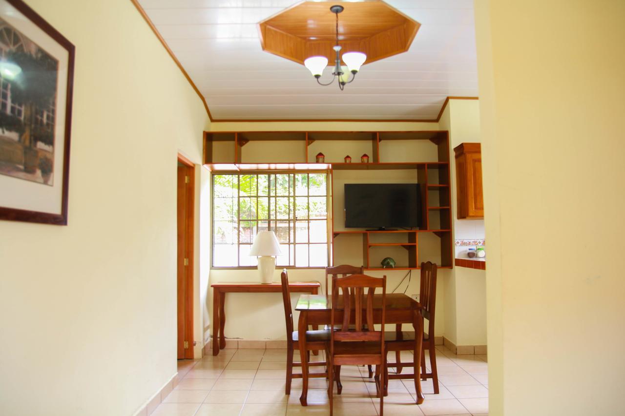 Apart Hotel Acuarious De Luis Estelí Екстериор снимка