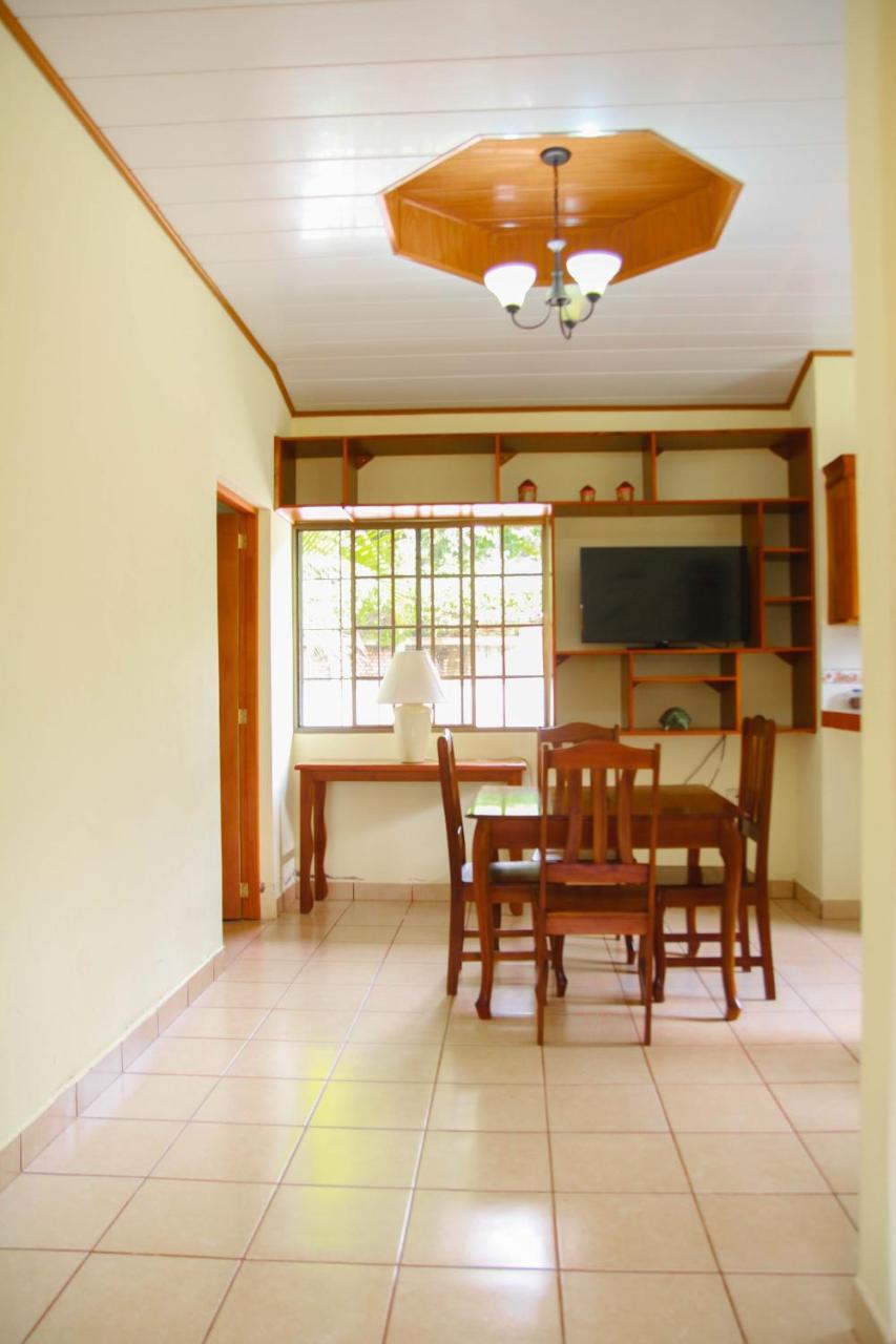 Apart Hotel Acuarious De Luis Estelí Екстериор снимка